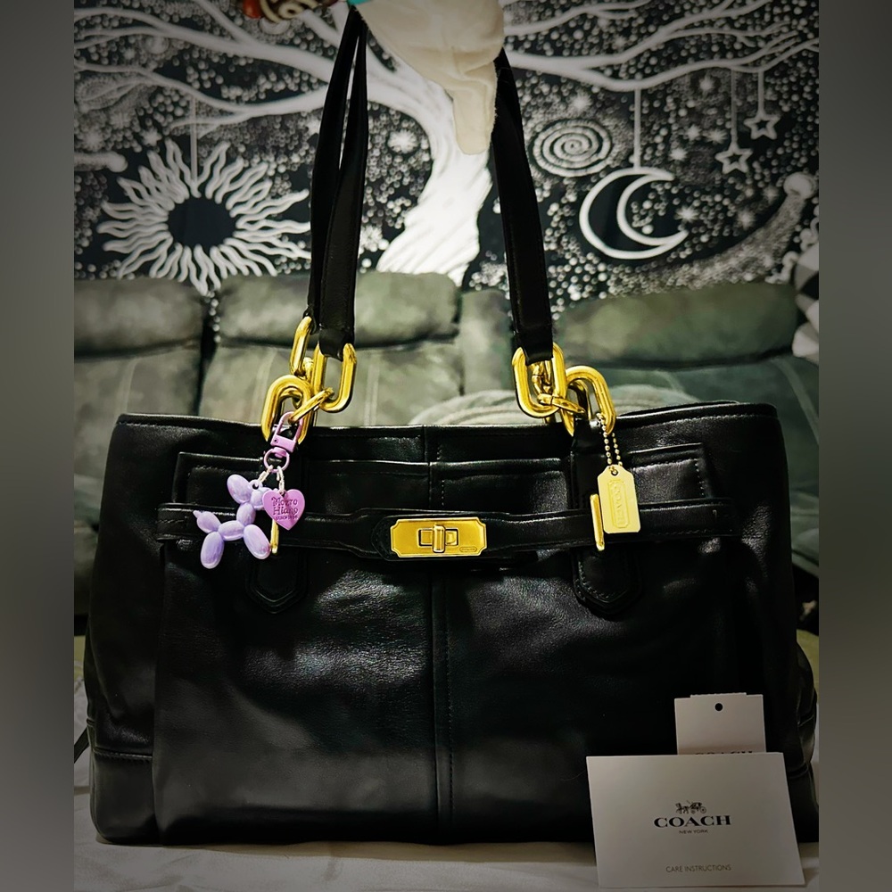 Vintage style Coach Black Leather Shoulder Bag with Gold Accents - Picture 9 of 17